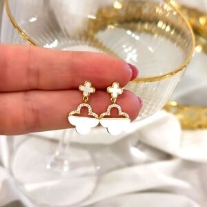 Earing inspiration Van C